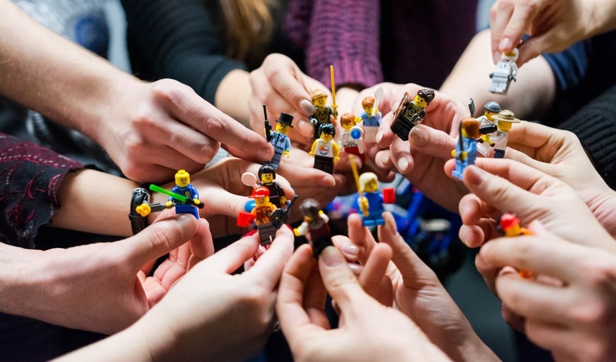 https://wasmer.io/images/blog/team-building-outfinders.jpg